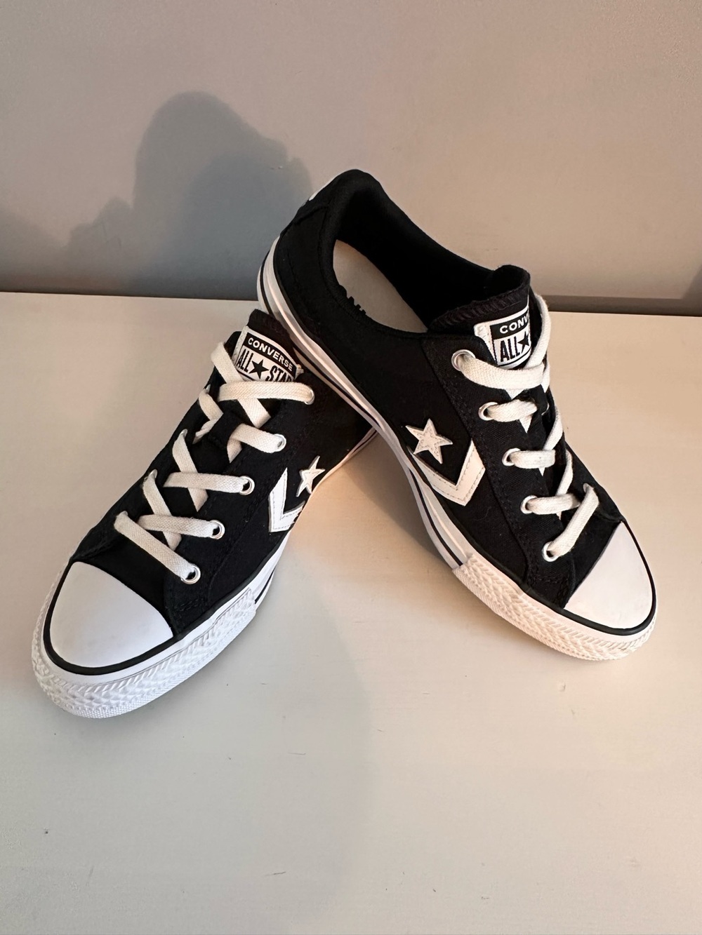 Converse - Chuck 70 Low-Top Sneaker, Black & White, Lace Up, Size 6